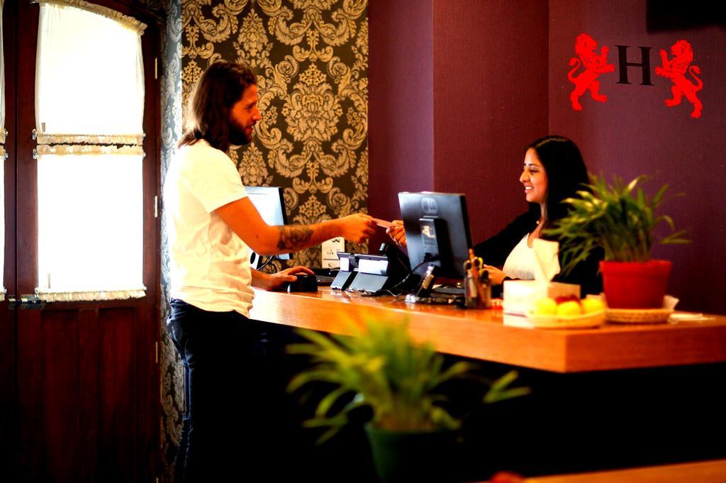 Hotel Leones بويبلا المظهر الخارجي الصورة